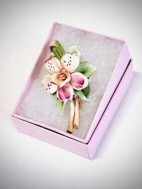 Vintage Capodimonte Hand Painted Orchid Fine Porcelain Flower. ITALY